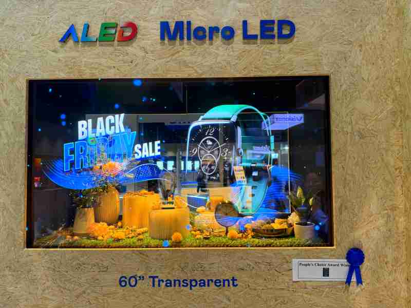 MG电玩60吋高透明度Micro LED显示器获”最佳Micro LED技术应用奖”，，，，将Micro LED面板透明化之设计特性极致发挥，，以可扩展性无缝拼接技术打造，，，，具备600 nits全画面亮度、、、大于60%穿透率及超过NTSC 110%的优异广色域表现，，可依需求灵活应用于各种场域